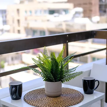 Lägenhet The Serene Larnaca