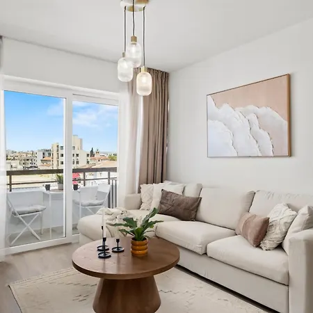 The Serene Lägenhet