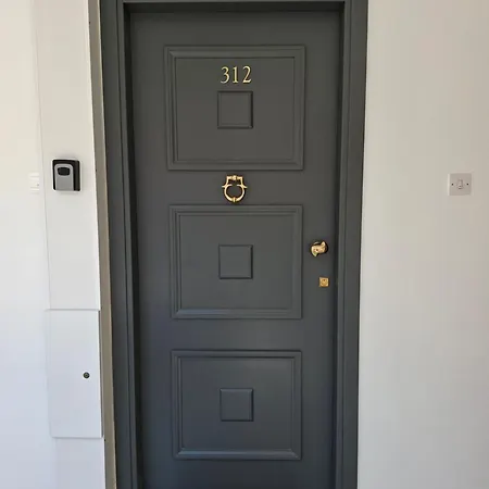 Apartment The Serene Larnaca